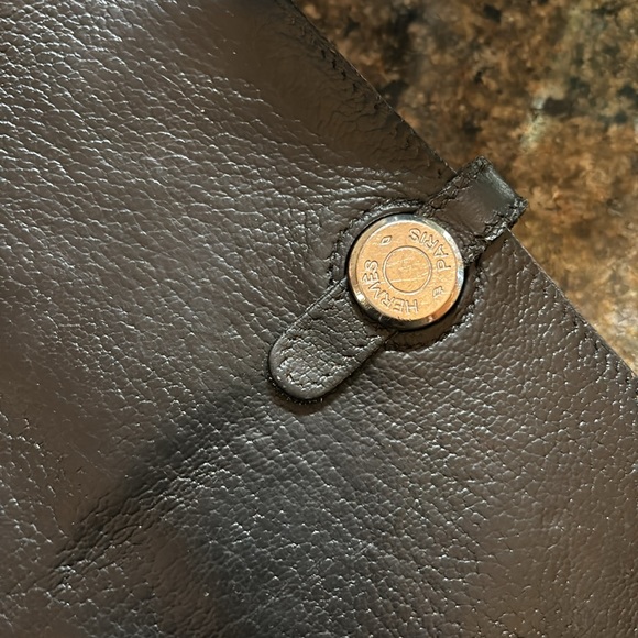 Hermes black leathered large continental wallet  w iridescent copper interior - Picture 3 of 9